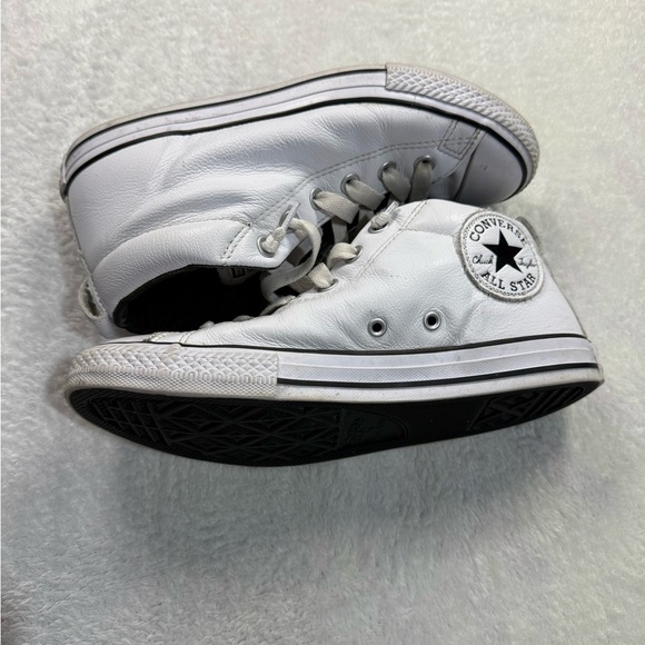 Converse White Canvas Sneakers with Rubber Sole - Picture 3 of 8